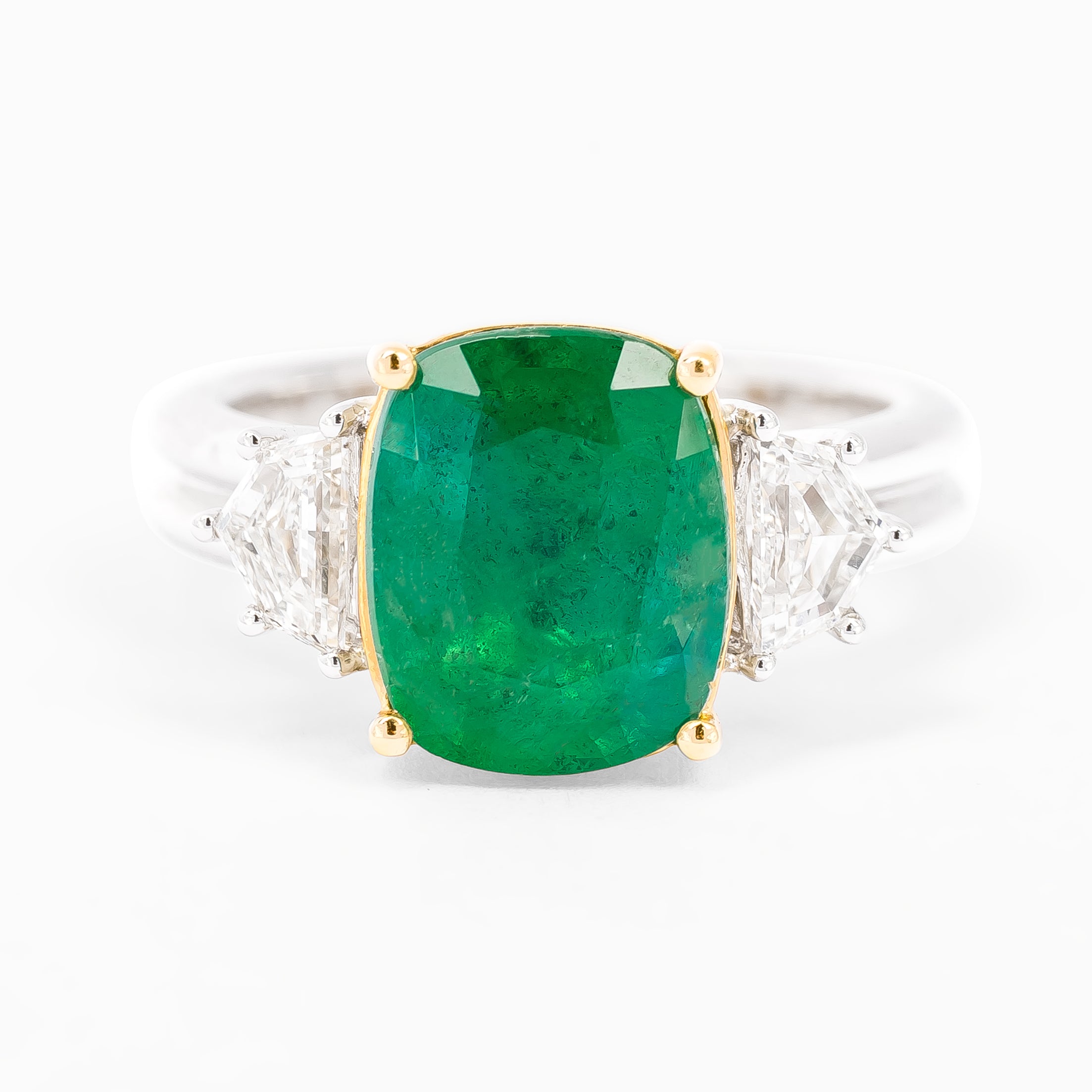 EMERALD AND DIAMOND RING