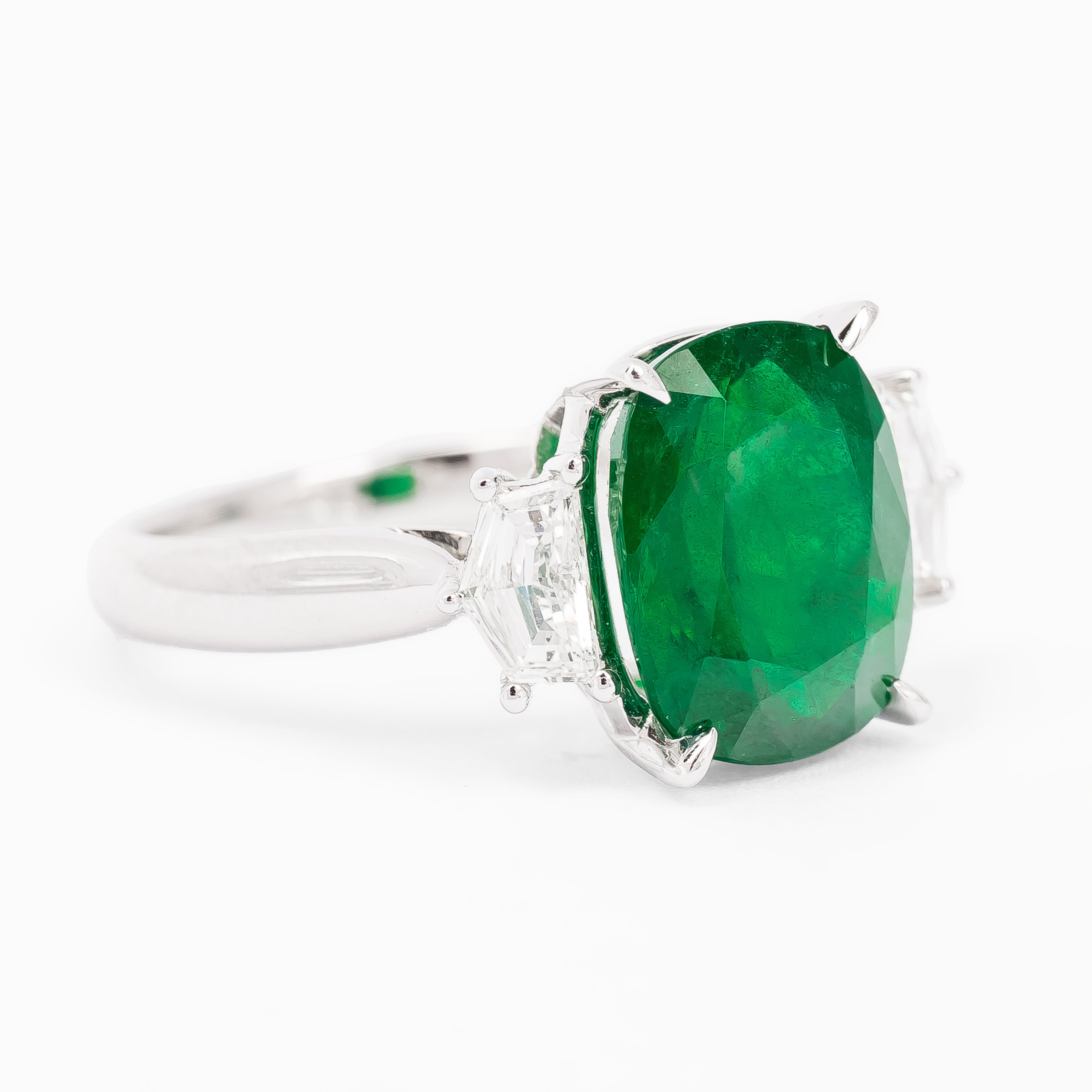 WHITE GOLD EMERALD RING