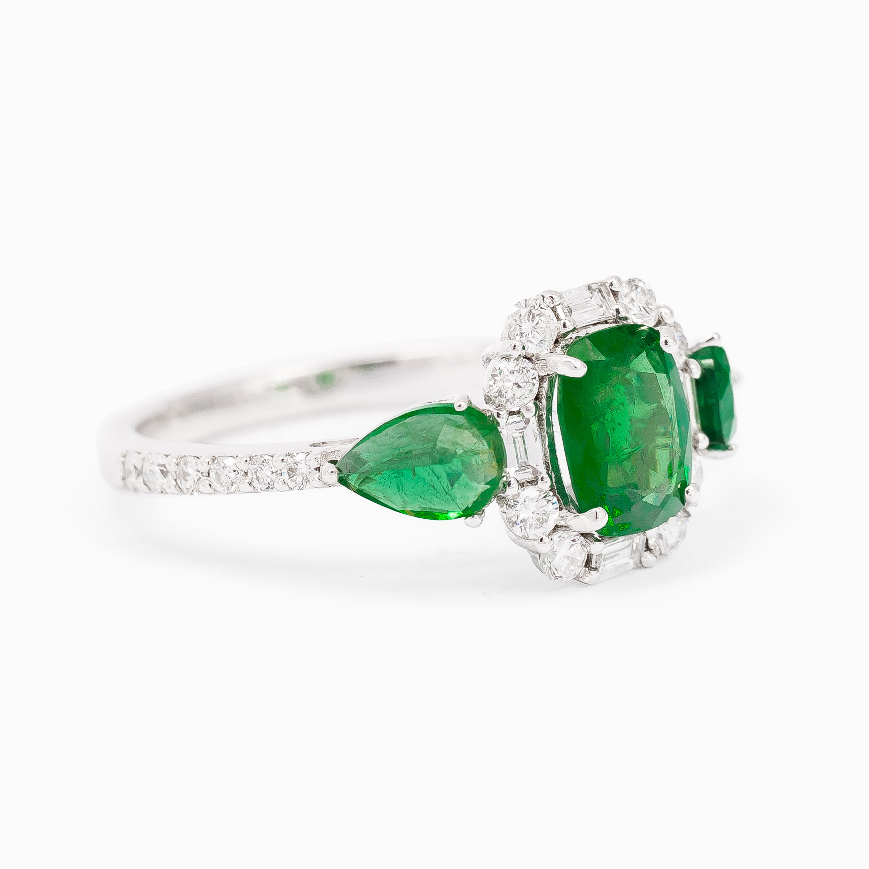 EMERALD AND DIAMOND RING