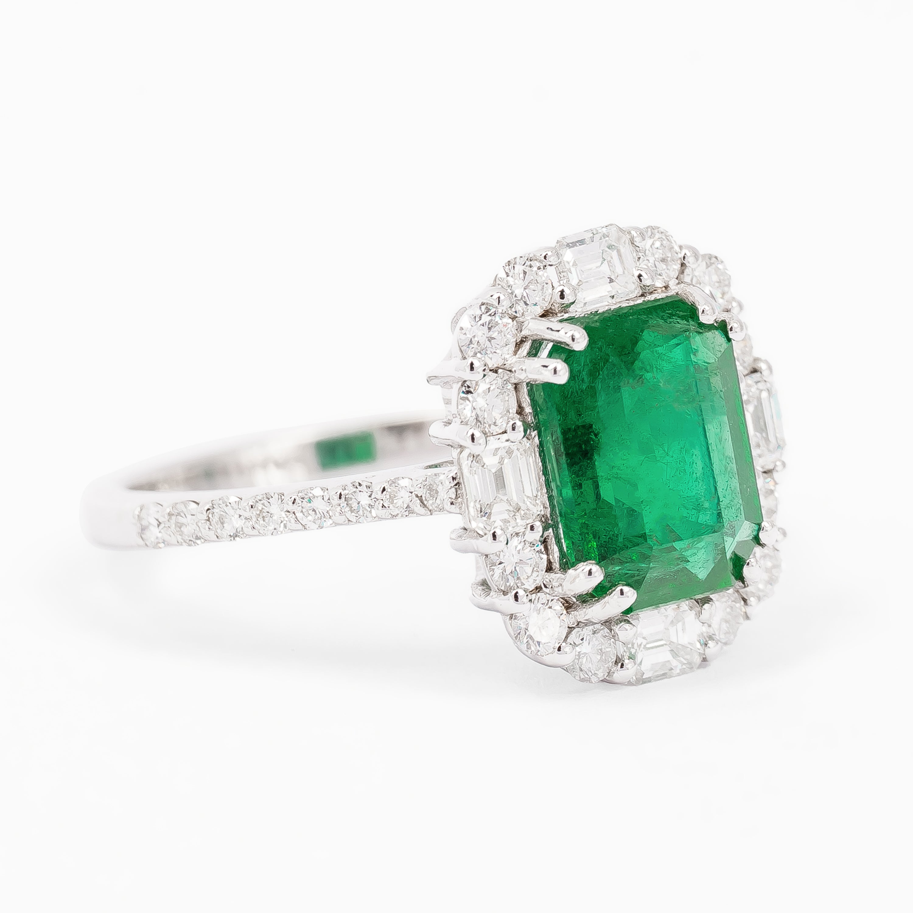 EMERALD AND DIAMOND RING