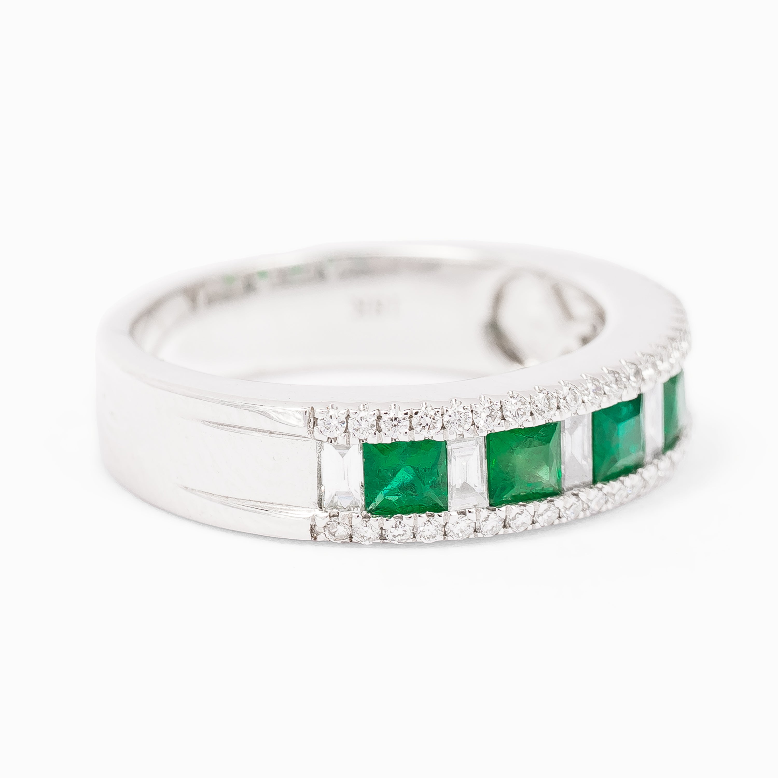 EMERALD RING
