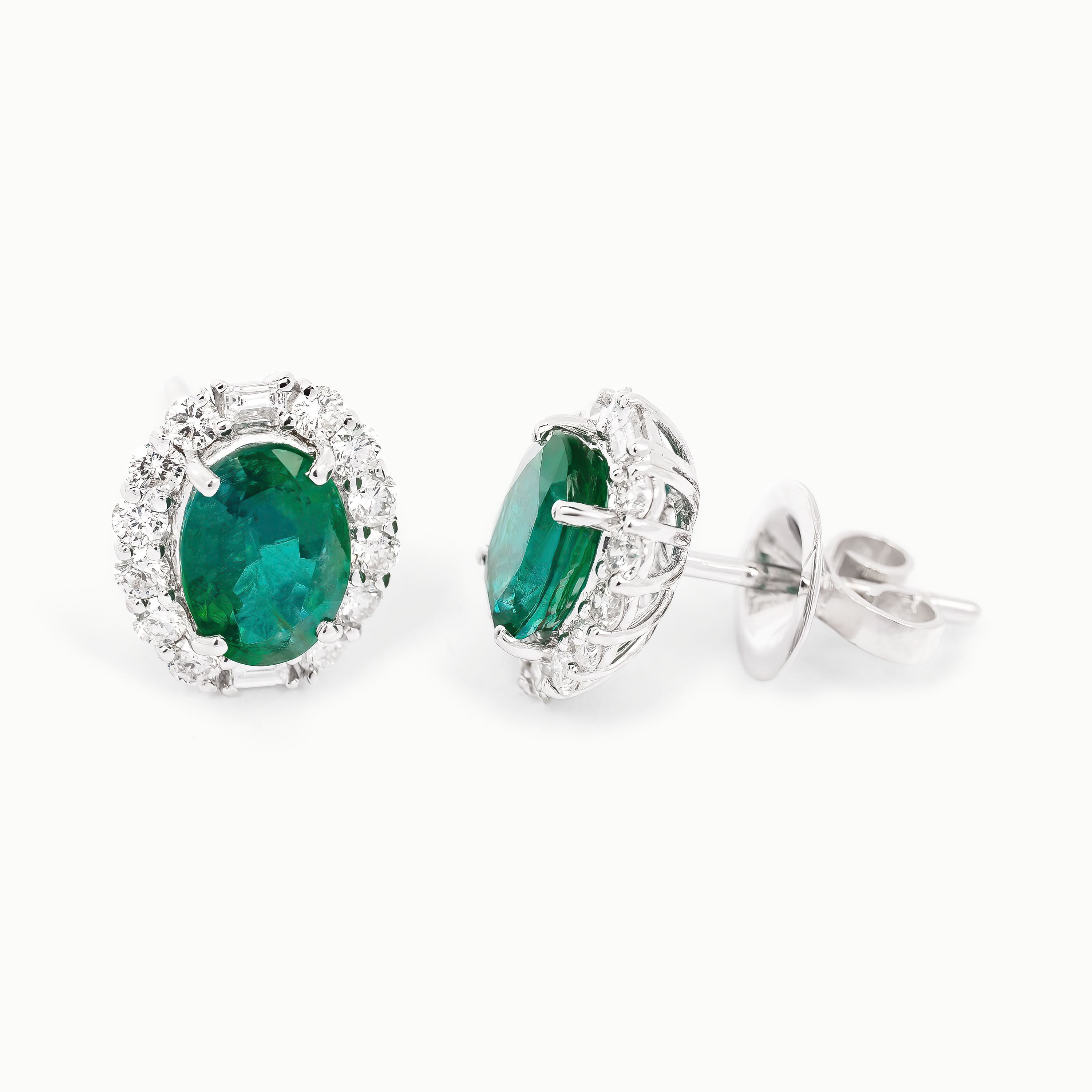 WHITE GOLD STUD EARRINGS