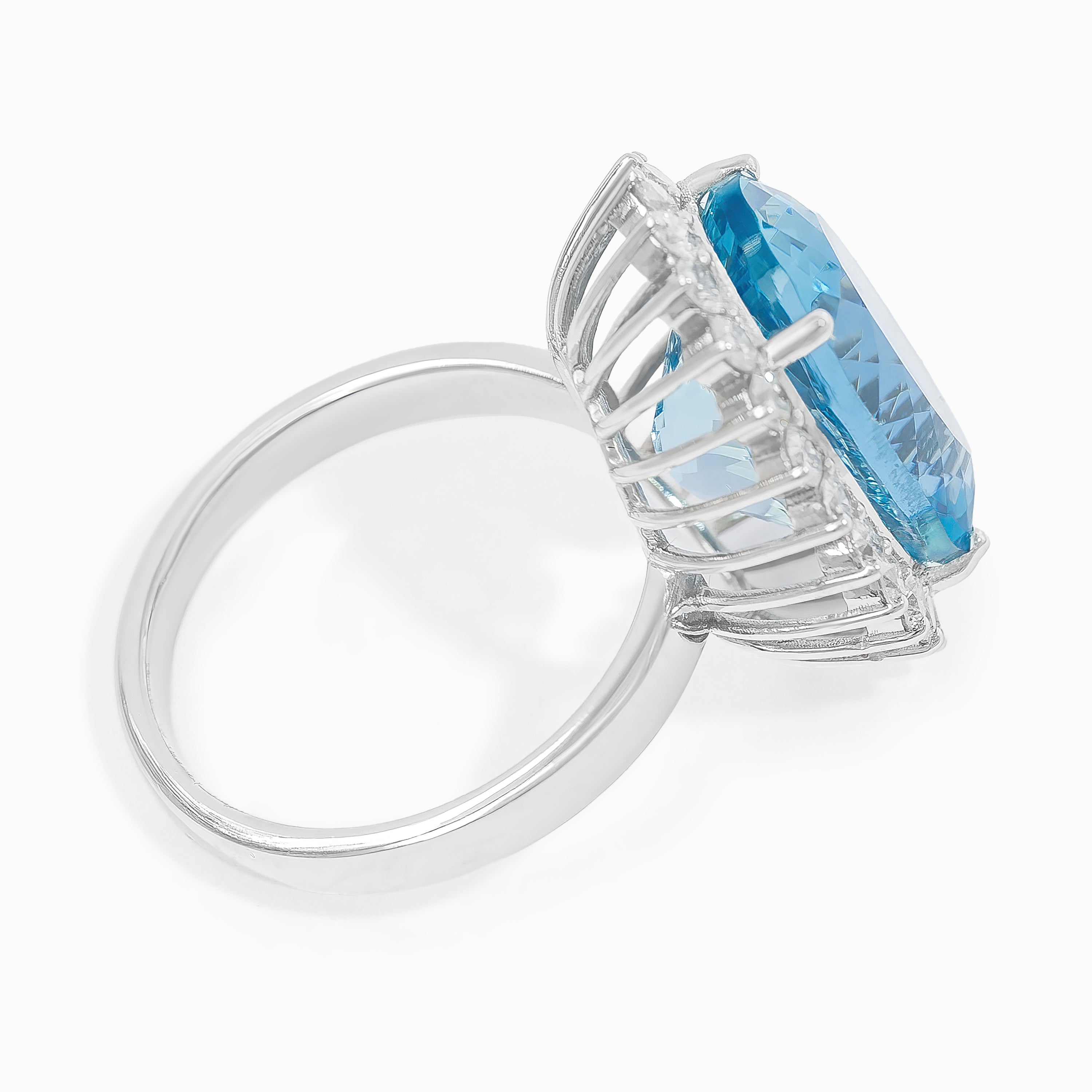 White Gold Ring with Aquamarine Stones