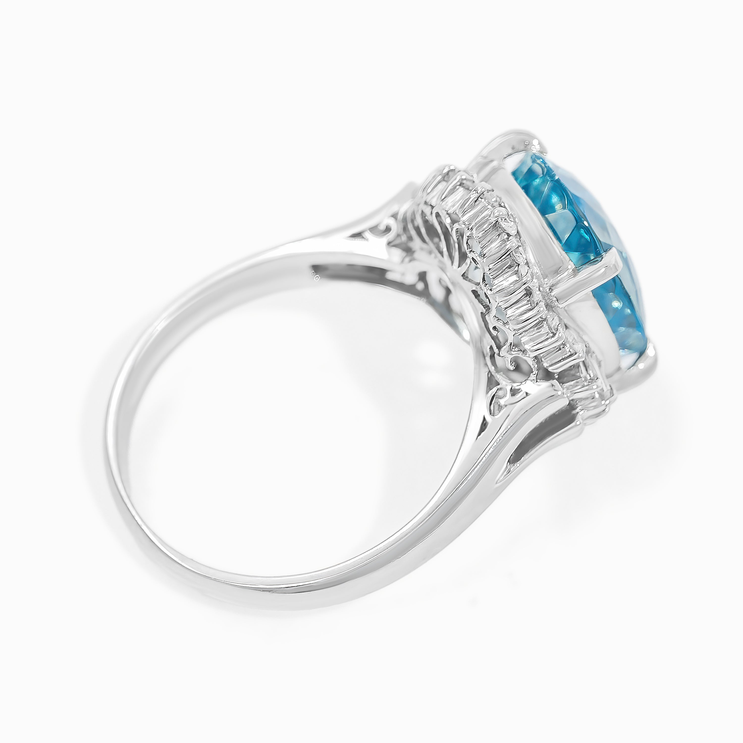 White Gold Ring with Aquamarine Stones