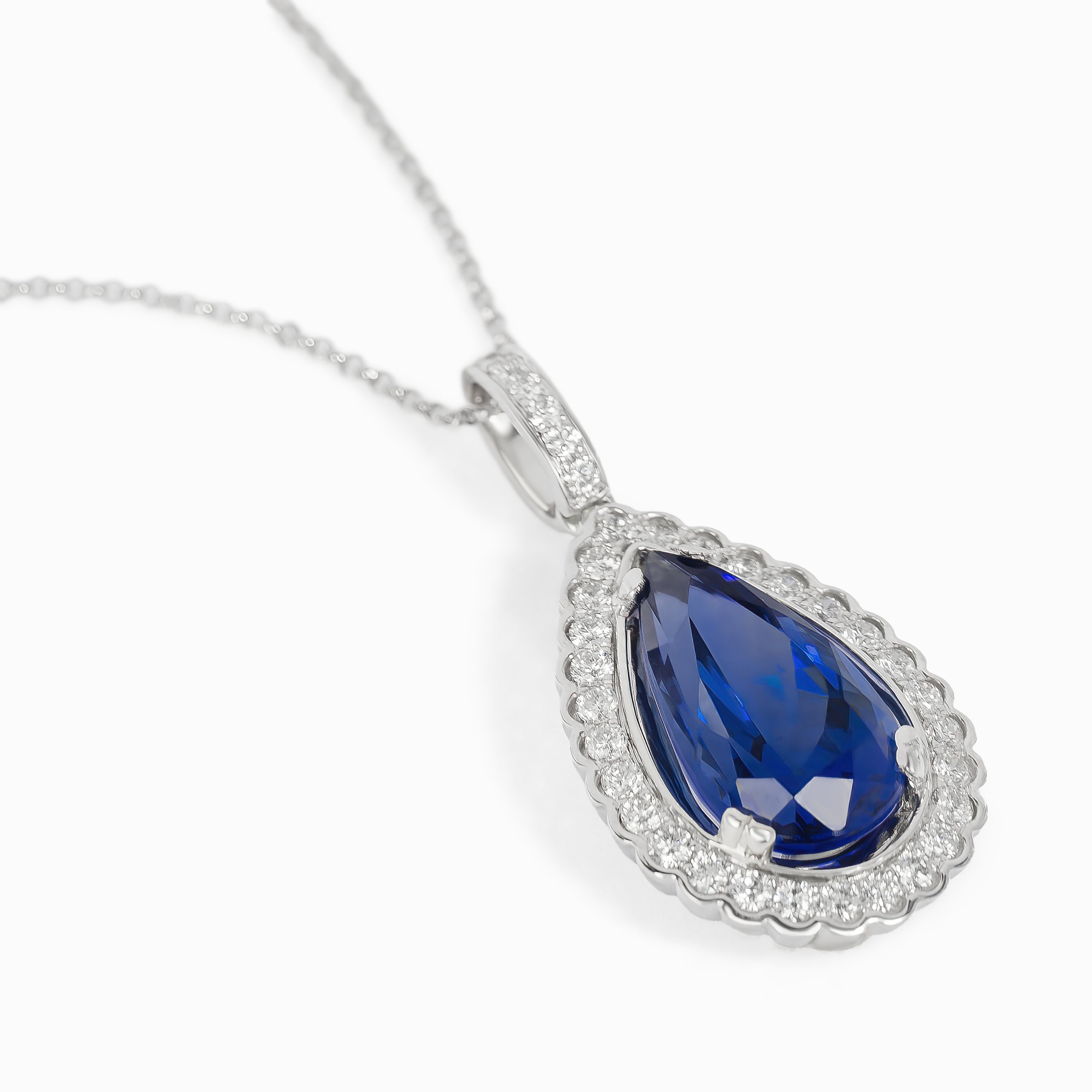 TANZANITE AND DIAMOND NECKLACE