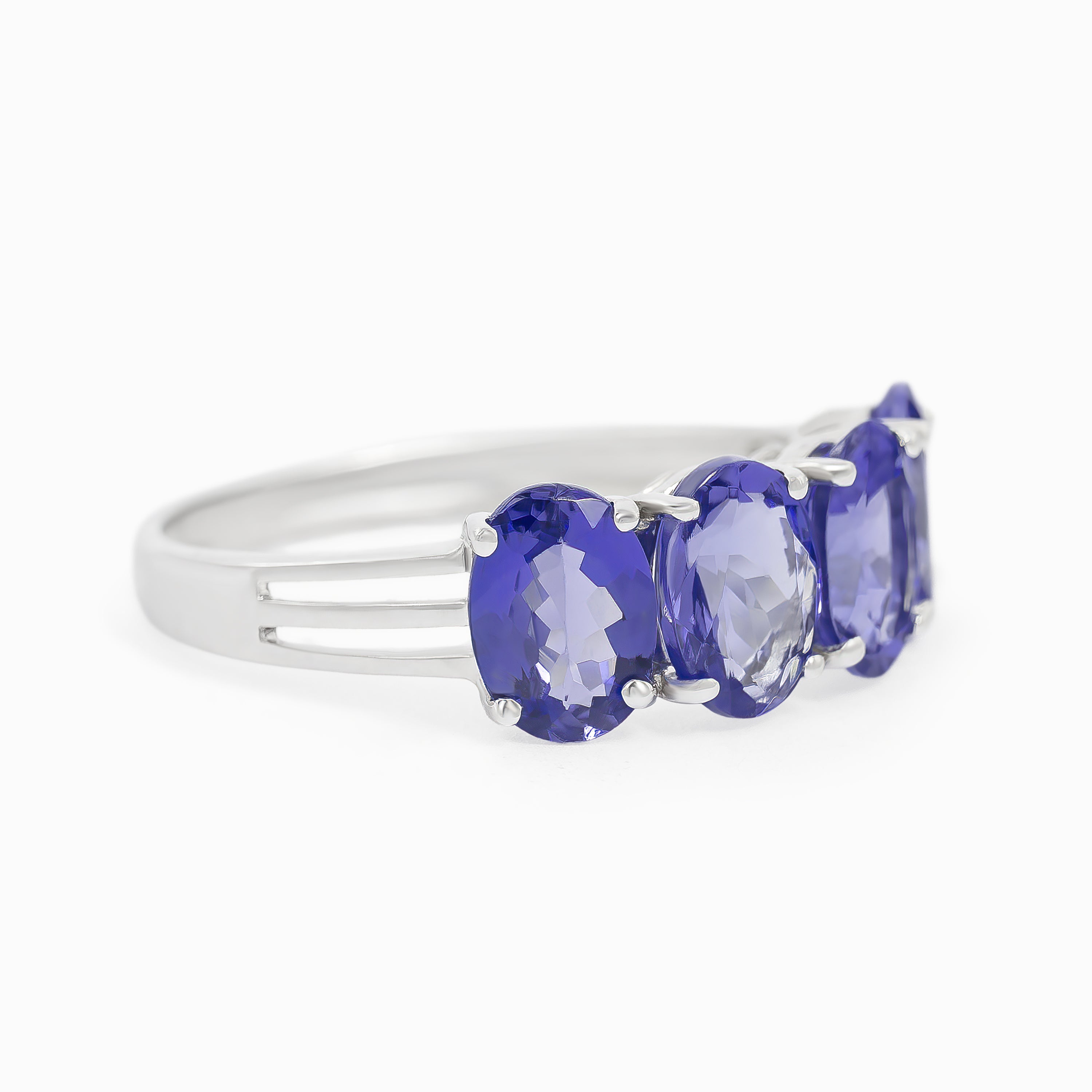 White Gold Ring with Tanzanite Stones