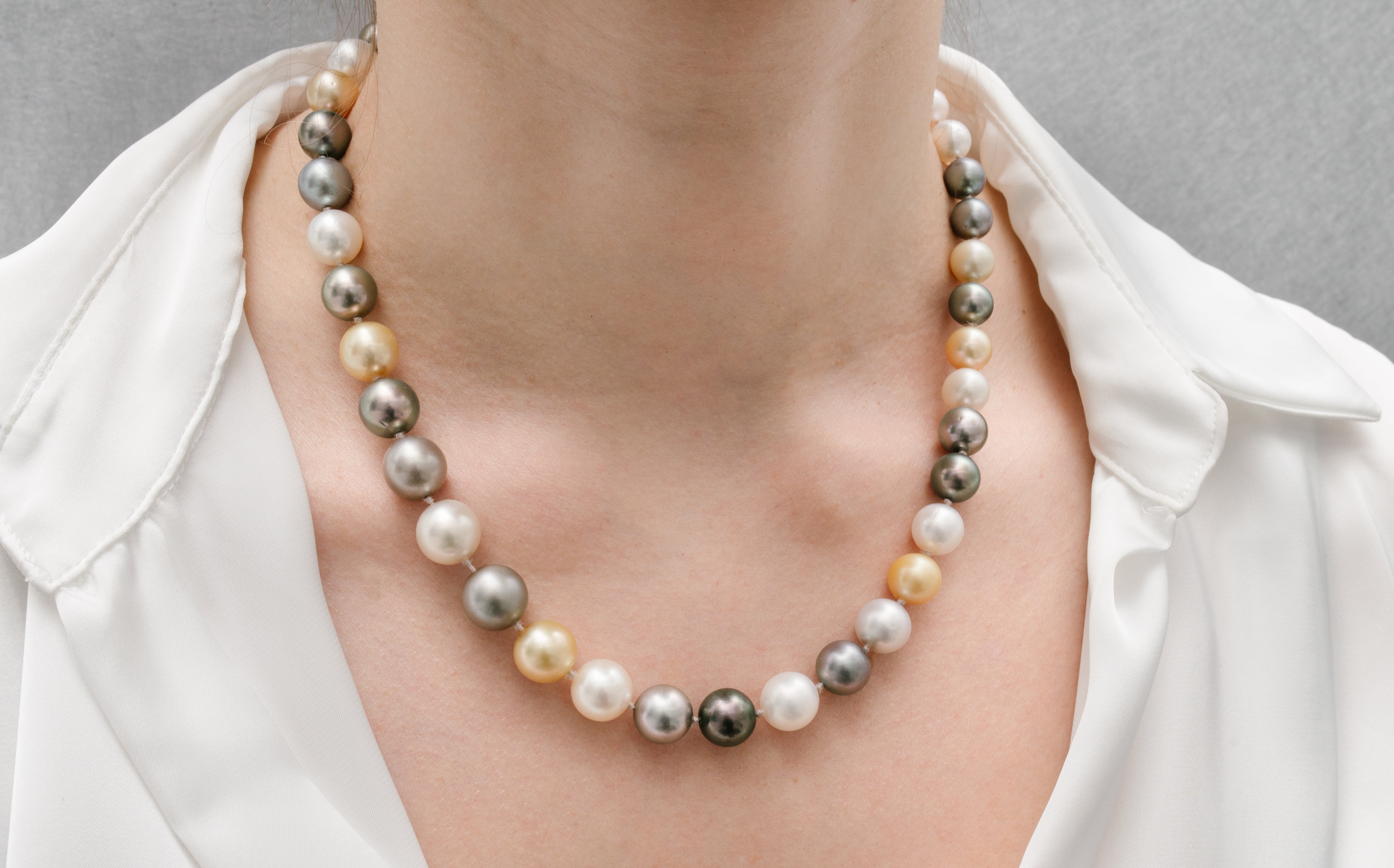 PEARL POISE NECKLACE