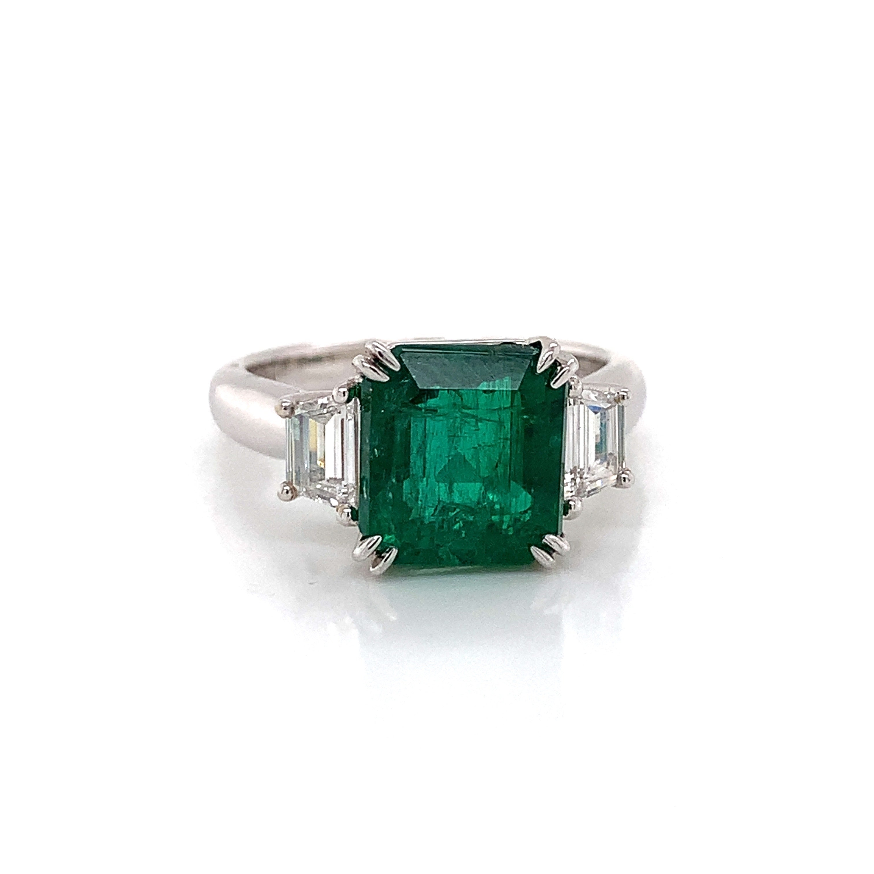 EMERALD RING