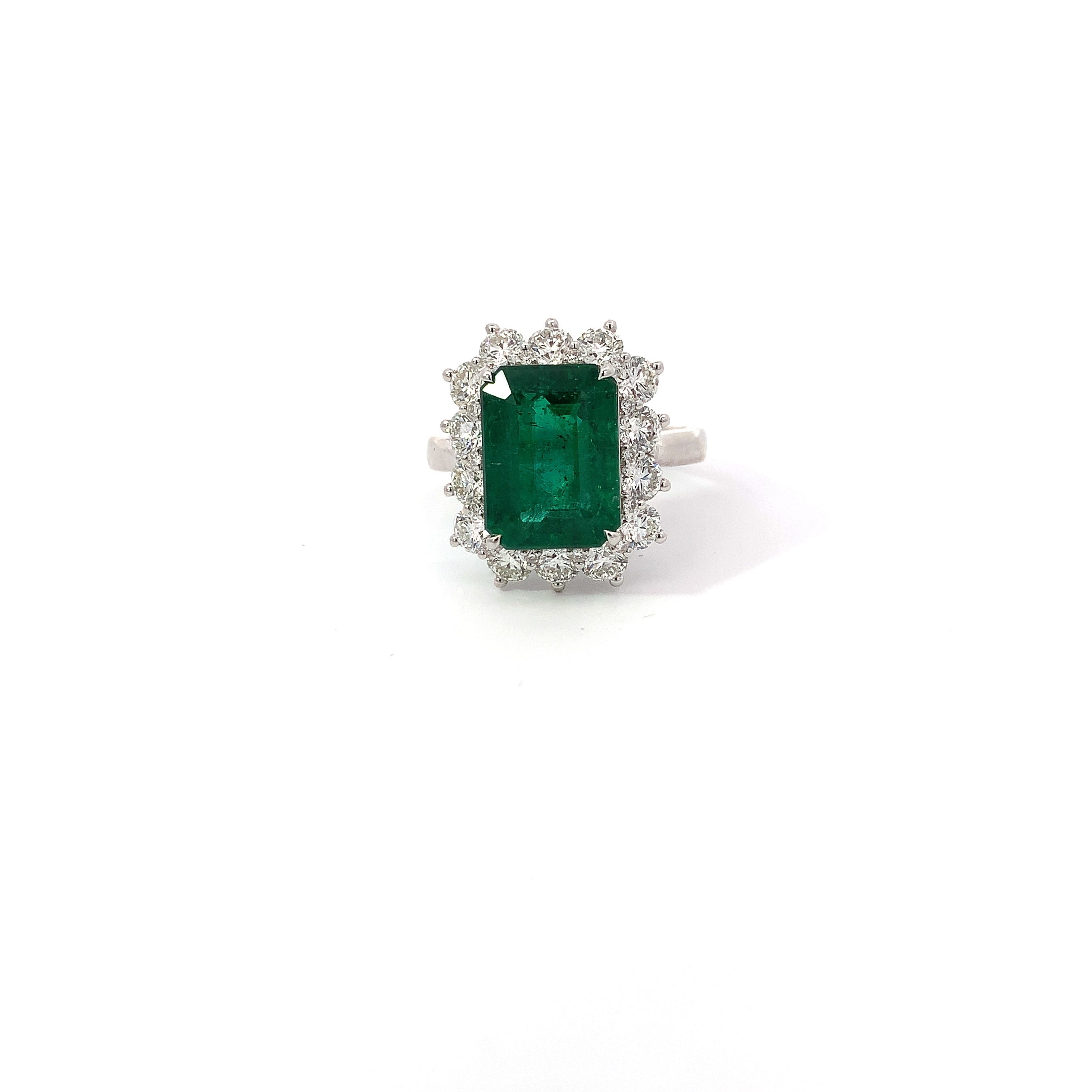 EMERALD AND DIAMON RING