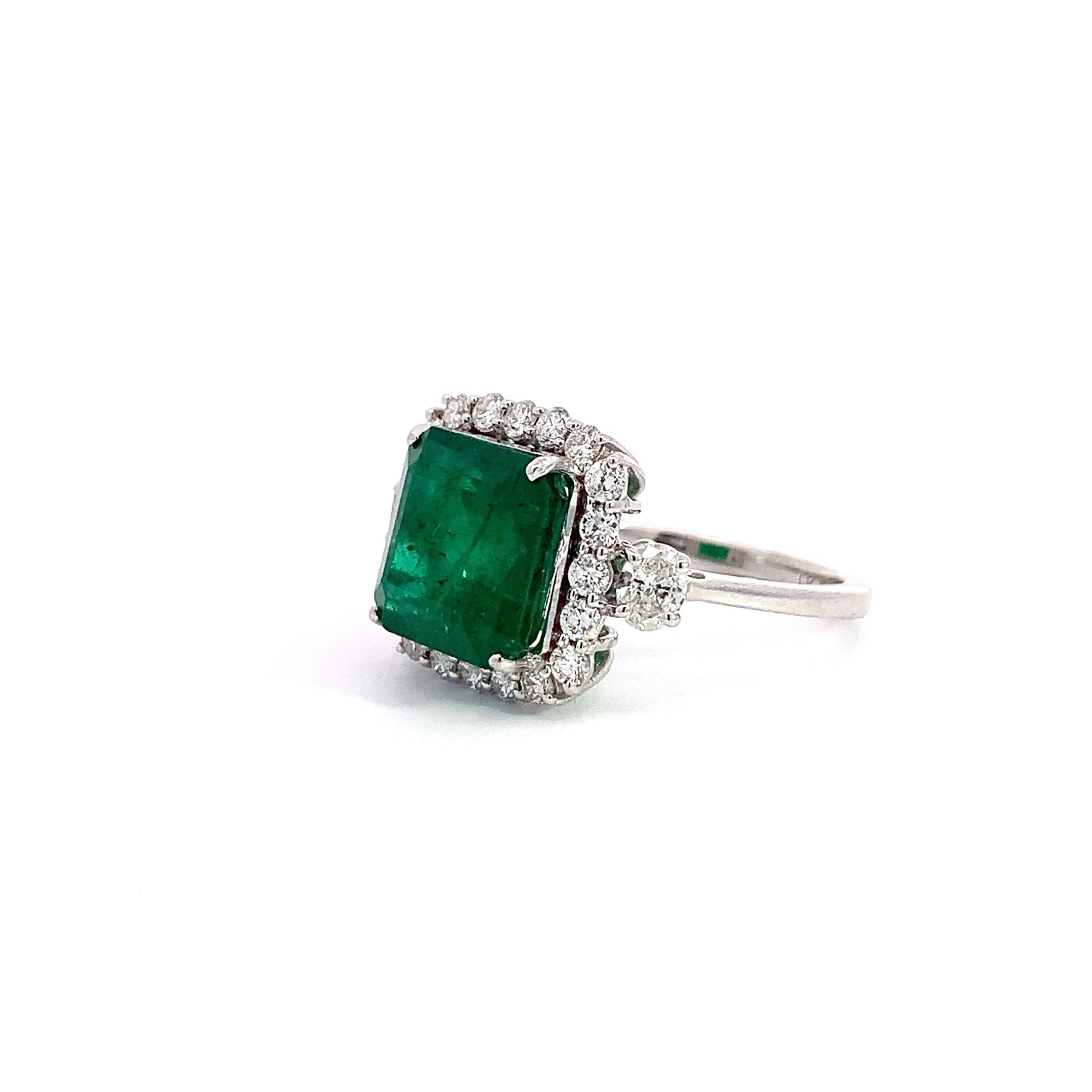 EMERALD AND DIAMOND RING