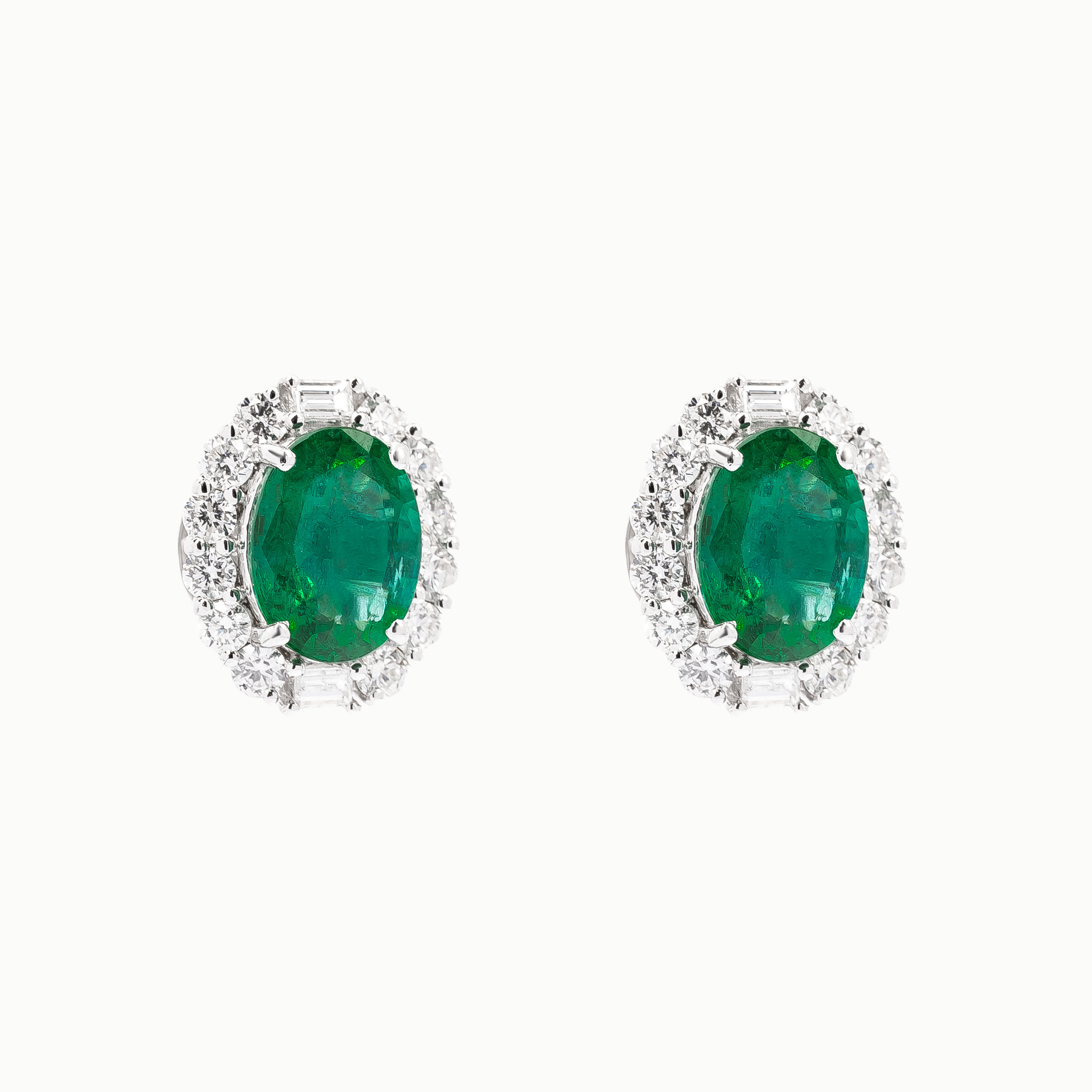 WHITE GOLD STUD EARRINGS