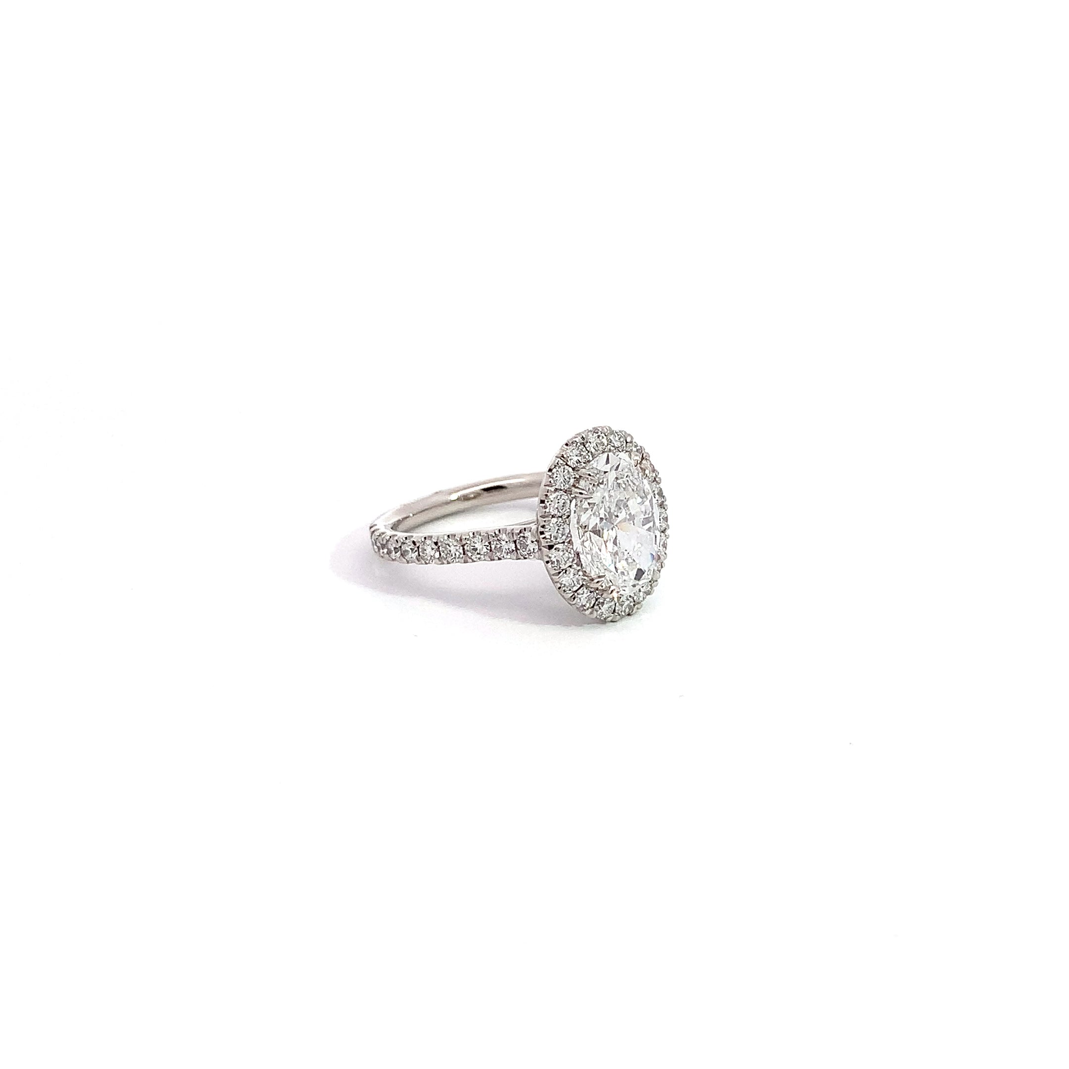 DIAMOND OVAL RING